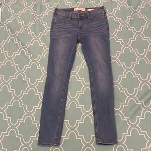 Hollister low rise jeans leggings, size 25 waist & length 26.